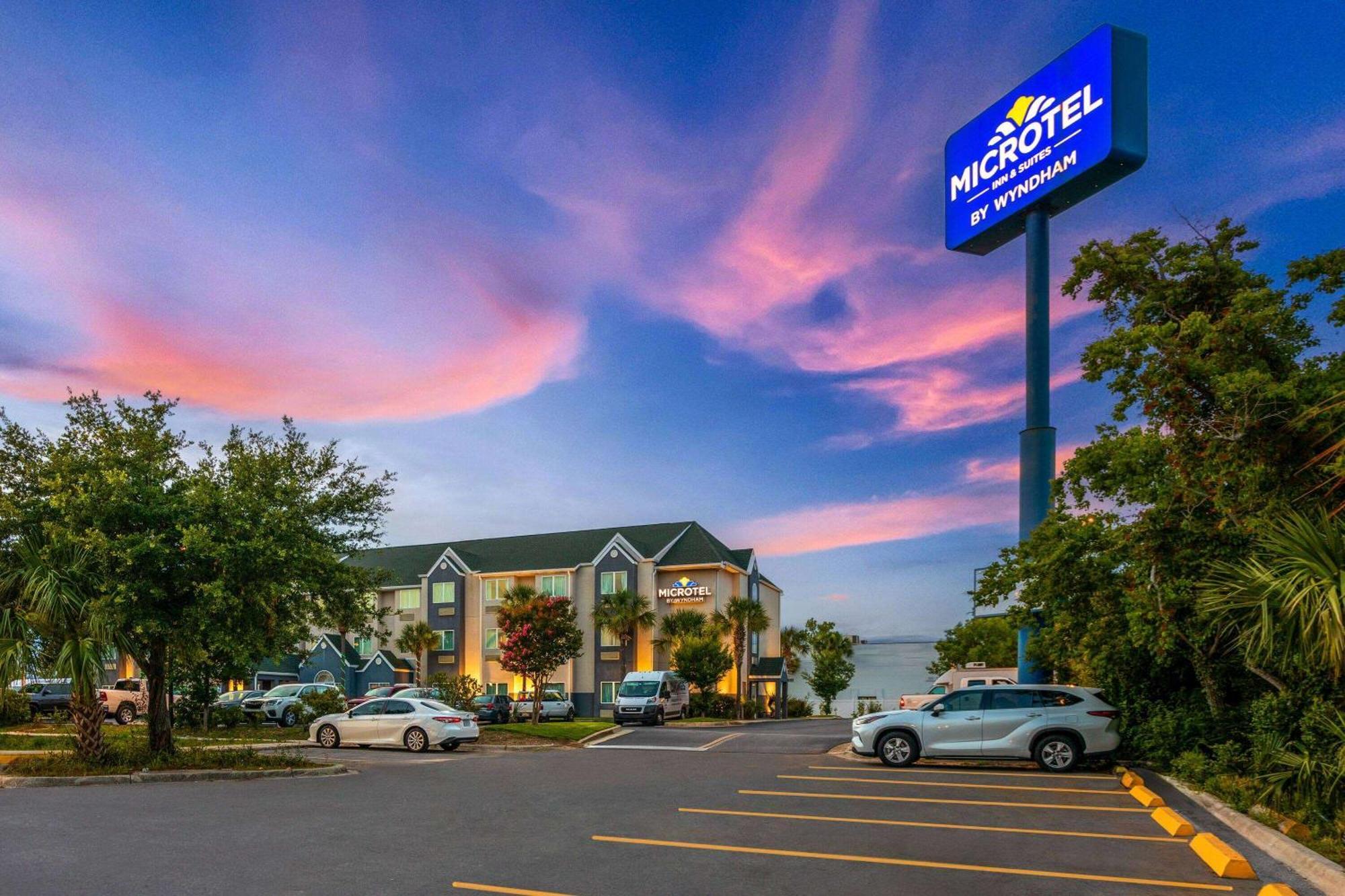 Microtel Inn & Suites By Wyndham Панама-Сити Экстерьер фото